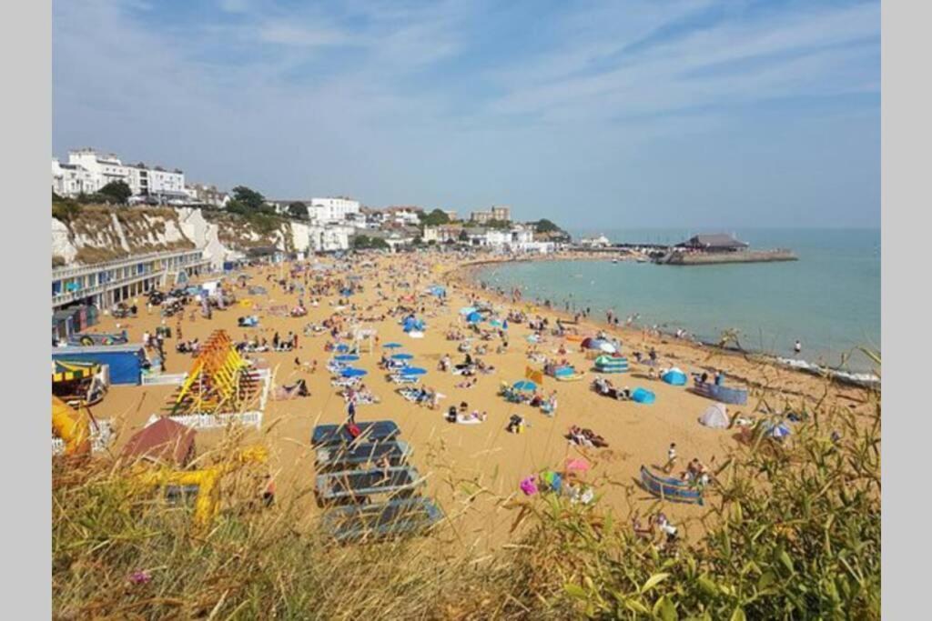 Apartamento Stylish Holiday Let In Central Broadstairs Exterior foto